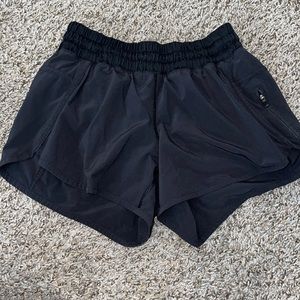 Lululemon tracker short 4”